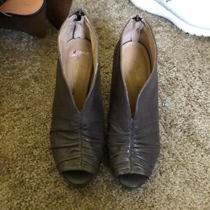 Antonio Melani peep toe heels